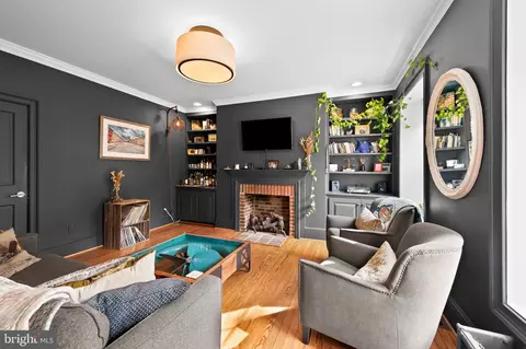 Living - 3711 Clipper Rd, Baltimore, MD 21211 photo 3 of 5