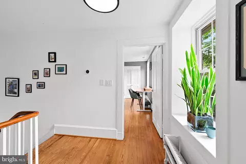 Entry Way - 3711 Clipper Rd, Baltimore, MD 21211 photo 4 of 4