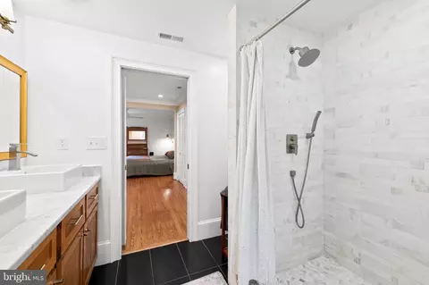 Bath - 3711 Clipper Rd, Baltimore, MD 21211 photo 4 of 4