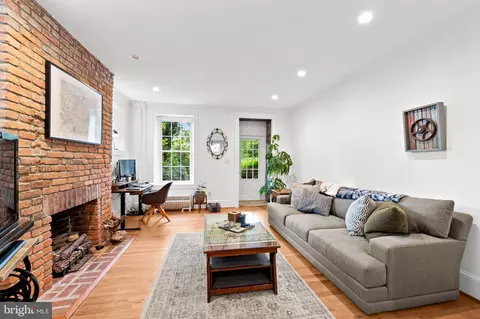 Living - 3711 Clipper Rd, Baltimore, MD 21211 photo 2 of 5