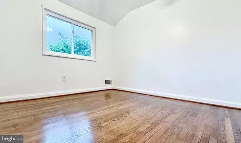 Bedroom - 617 Brisbane Rd, Baltimore, MD 21229 photo 1 of 3