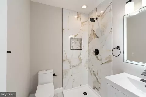 Bath - 2641 Francis St, Baltimore, MD 21217 photo 2 of 2