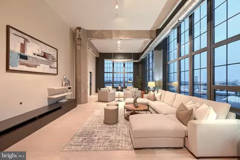 Living - 1200 Steuart St #1515, Baltimore, MD 21230 photo 1 of 11
