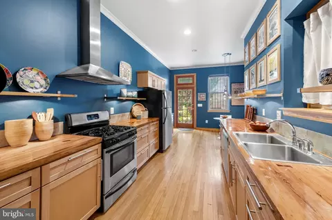 Kitchen - 1802 Saint Paul St, Baltimore, MD 21202 photo 4 of 8