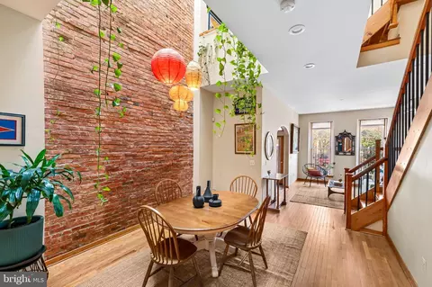 Dining - 1802 Saint Paul St, Baltimore, MD 21202 photo 4 of 10