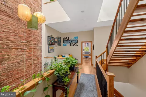 Entry Way - 1802 Saint Paul St, Baltimore, MD 21202 photo 12 of 22