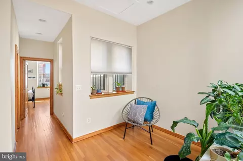 Entry Way - 1802 Saint Paul St, Baltimore, MD 21202 photo 21 of 22