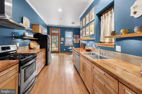 Kitchen - 1802 Saint Paul St, Baltimore, MD 21202 photo 3 of 8