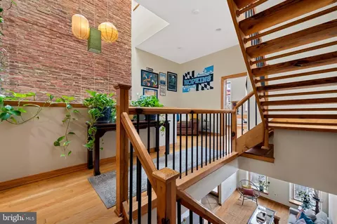 Entry Way - 1802 Saint Paul St, Baltimore, MD 21202 photo 11 of 22