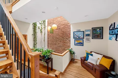 Entry Way - 1802 Saint Paul St, Baltimore, MD 21202 photo 18 of 22