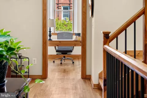 Entry Way - 1802 Saint Paul St, Baltimore, MD 21202 photo 13 of 22