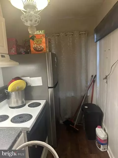 Kitchen - 3640 Kenyon Ave, Baltimore, MD 21213 photo 1 of 1
