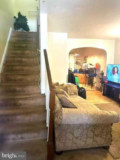 Entry Way - 3640 Kenyon Ave, Baltimore, MD 21213 photo 1 of 4