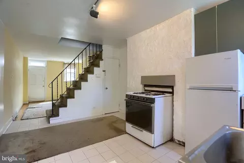 Entry Way - 604 Jasper St, Baltimore, MD 21201 photo 1 of 3