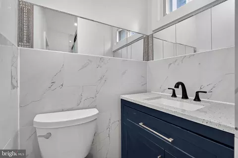 Bath - 1900 N Collington Ave, Baltimore, MD 21213 photo 2 of 4