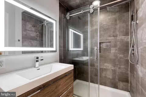 Bath - 1806 Light St, Baltimore, MD 21230 photo 1 of 1