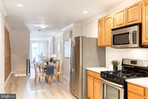Entry Way - 1806 Light St, Baltimore, MD 21230 photo 11 of 15