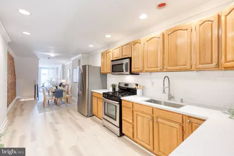 Entry Way - 1806 Light St, Baltimore, MD 21230 photo 10 of 15