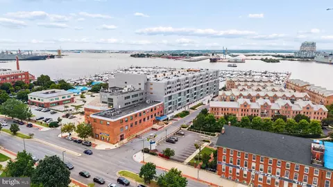View/Area - 2702 Lighthouse Pt E #629, Baltimore, MD 21224 photo 2 of 3