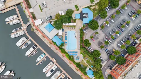 Exterior - 2702 Lighthouse Pt E #629, Baltimore, MD 21224 photo 4 of 5