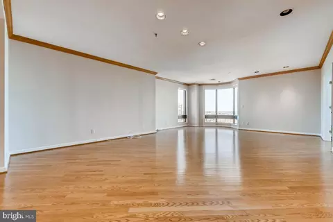 Living - 10 E Lee St #2608, Baltimore, MD 21202 photo 5 of 7