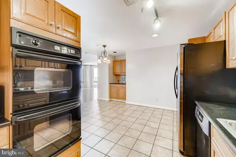 Kitchen - 10 E Lee St #2608, Baltimore, MD 21202 photo 3 of 5