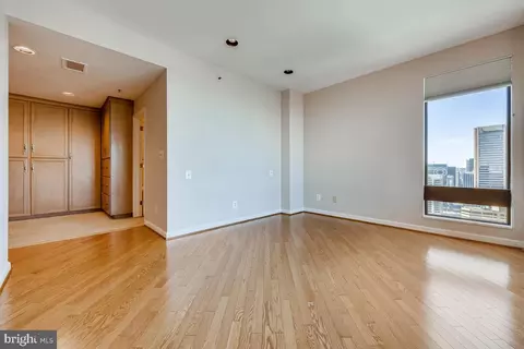 Living - 10 E Lee St #2608, Baltimore, MD 21202 photo 4 of 7