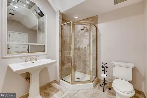Bath - 10 E Lee St #2608, Baltimore, MD 21202 photo 2 of 4