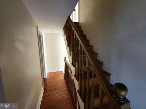 Entry Way - 1310 W Pratt St, Baltimore, MD 21223 photo 3 of 4