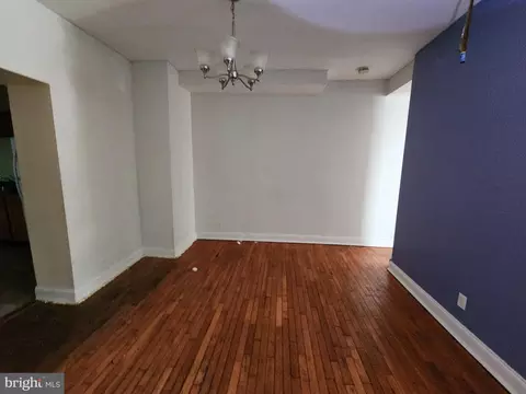 Living - 1310 W Pratt St, Baltimore, MD 21223 photo 4 of 6