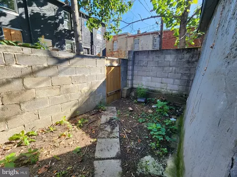 Exterior - 1310 W Pratt St, Baltimore, MD 21223 photo 2 of 2