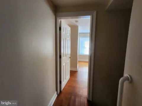Entry Way - 1310 W Pratt St, Baltimore, MD 21223 photo 4 of 4