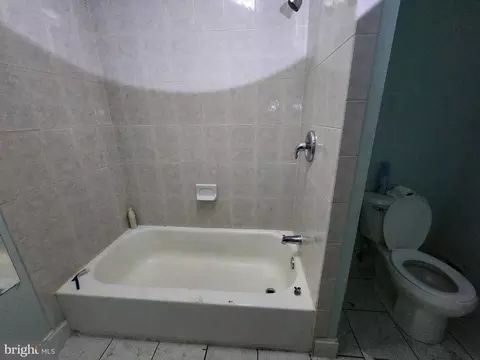 Bath - 1310 W Pratt St, Baltimore, MD 21223 photo 1 of 4