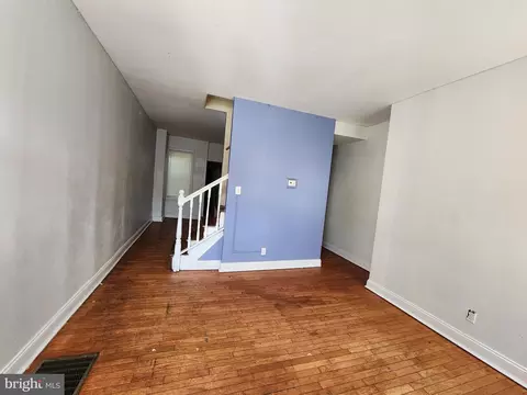 Living - 1310 W Pratt St, Baltimore, MD 21223 photo 1 of 6