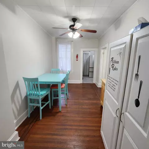 Entry Way - 658 Dumbarton Ave, Baltimore, MD 21218 photo 4 of 5