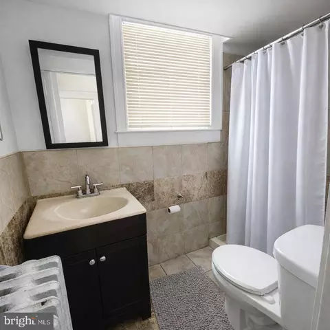 Bath - 658 Dumbarton Ave, Baltimore, MD 21218 photo 1 of 1