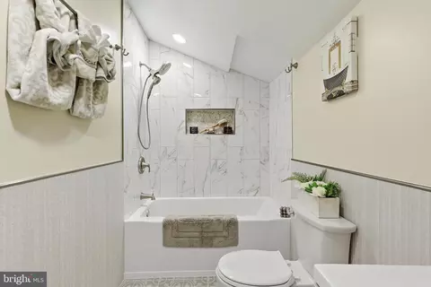 Bath - 6231 Marlora Rd, Baltimore, MD 21239 photo 2 of 3