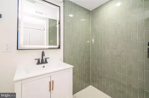 Bath - 2612 Cecil Ave, Baltimore, MD 21218 photo 1 of 3