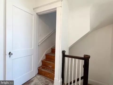 Entry Way - 641 N Augusta Ave, Baltimore, MD 21229 photo 8 of 8