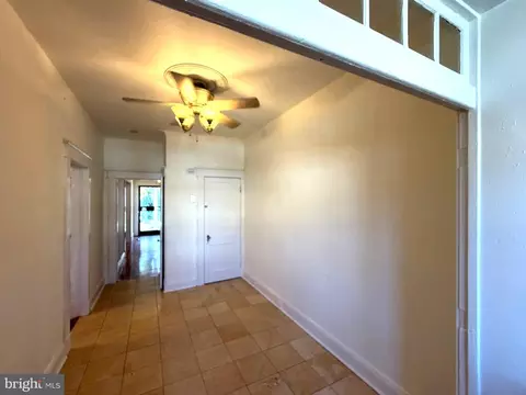 Entry Way - 641 N Augusta Ave, Baltimore, MD 21229 photo 4 of 8
