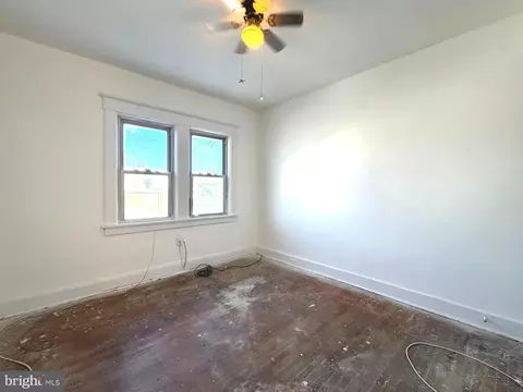 Bedroom - 641 N Augusta Ave, Baltimore, MD 21229 photo 2 of 8