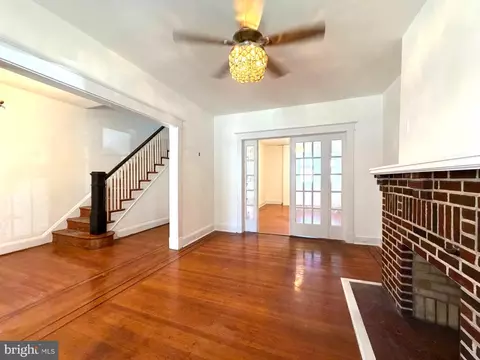 Living - 641 N Augusta Ave, Baltimore, MD 21229 photo 3 of 9