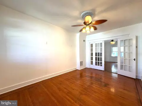 Living - 641 N Augusta Ave, Baltimore, MD 21229 photo 8 of 9