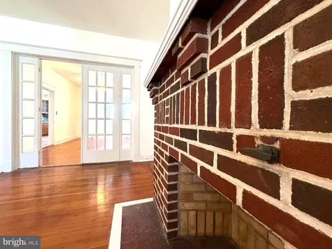 Living - 641 N Augusta Ave, Baltimore, MD 21229 photo 6 of 9