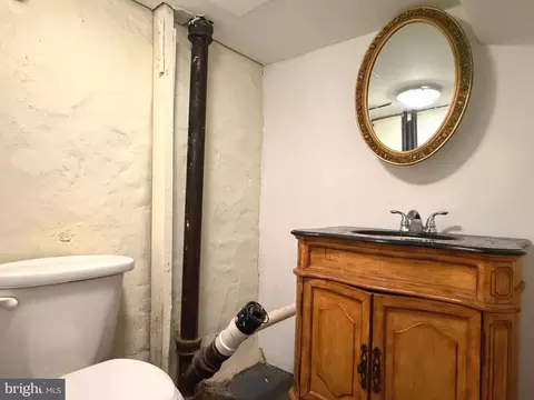 Bath - 641 N Augusta Ave, Baltimore, MD 21229 photo 1 of 2