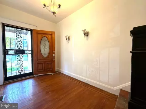 Entry Way - 641 N Augusta Ave, Baltimore, MD 21229 photo 1 of 8