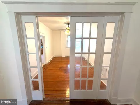Entry Way - 641 N Augusta Ave, Baltimore, MD 21229 photo 3 of 8