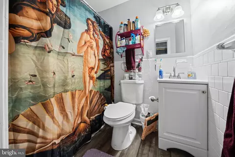 Bath - 6125 Macbeth Dr, Baltimore, MD 21239 photo 2 of 2