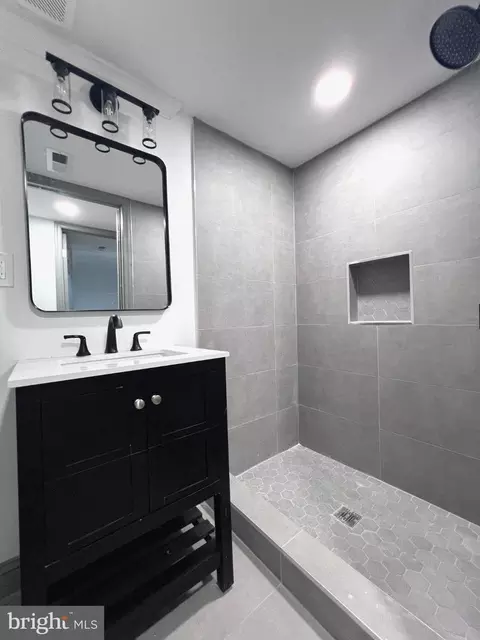Bath - 2802 W Garrison Ave W, Baltimore, MD 21215 photo 2 of 2