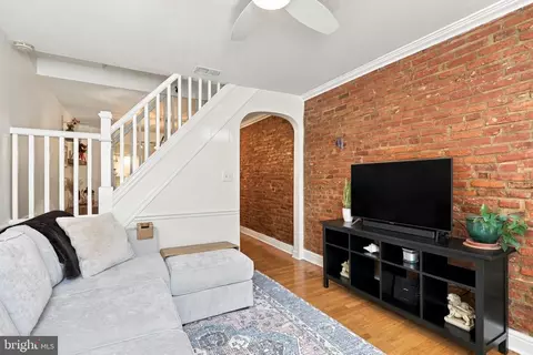 Entry Way - 434 E Clement St E, Baltimore, MD 21230 photo 1 of 3
